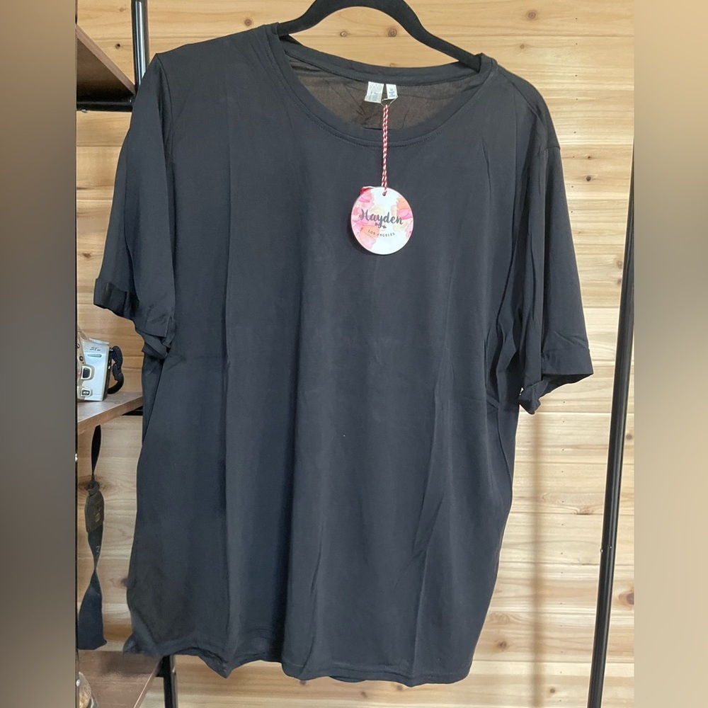 Hayden LA Black Tshirt